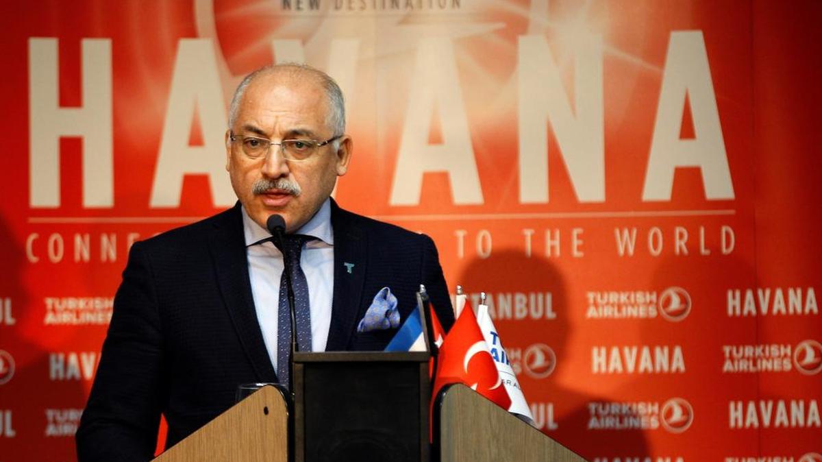 El miembro del consejo de Turkish Airline, Mehmet Büyükeksi, inaugura la ruta con vuelos directos.