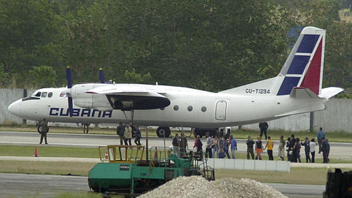 
En la foto de archivo, aparece un avión de la línea aérea cubana.
