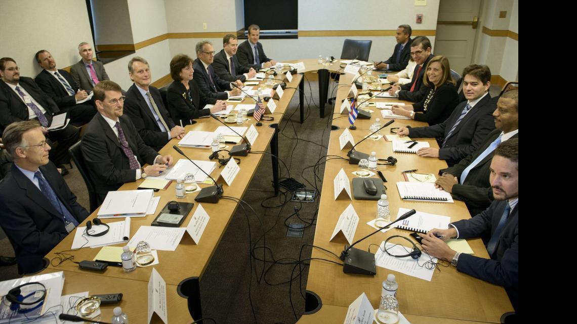 
Vista general del salón donde se celebra en Washington la actual ronda de conversaciones con autoridades cubanas.


