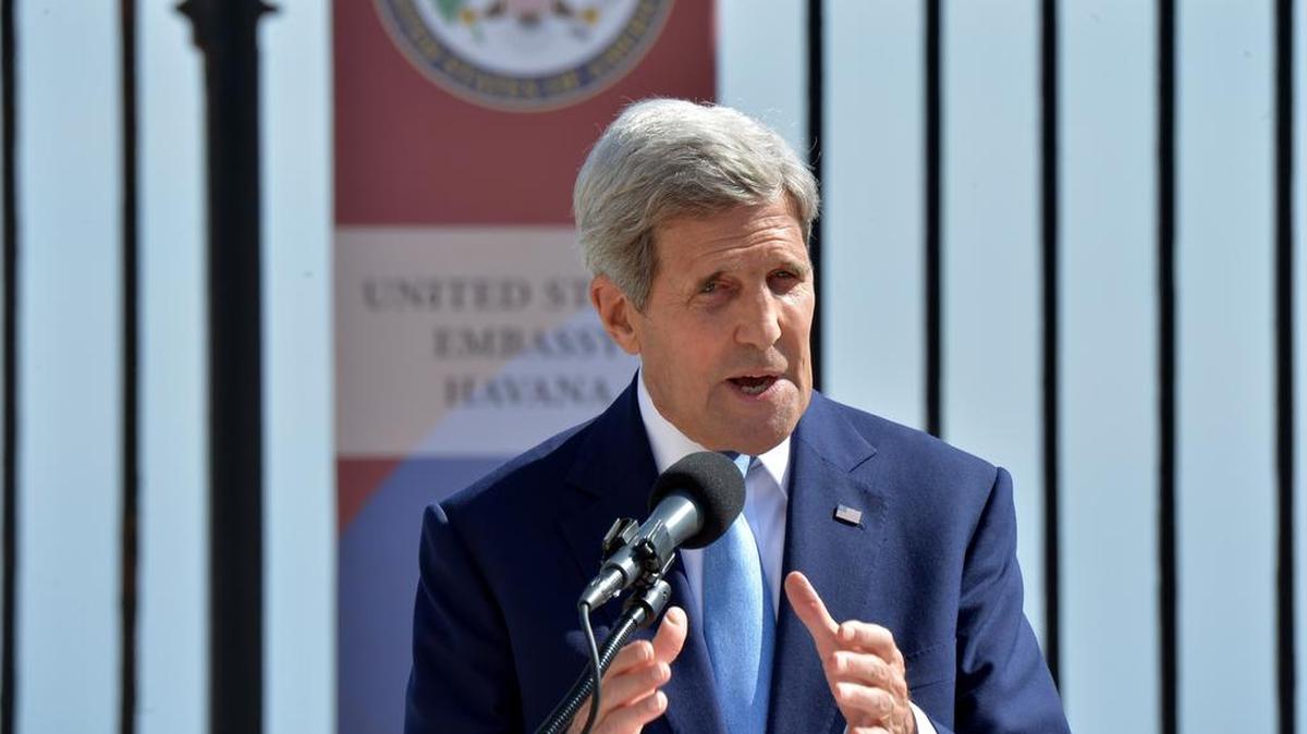 
El secretario de Estado de EEUU, John Kerry, da un discurso durante la ceremonia de apertura formal de la embajada estadounidense en La Habana, Cuba, el viernes 14 de agosto.

