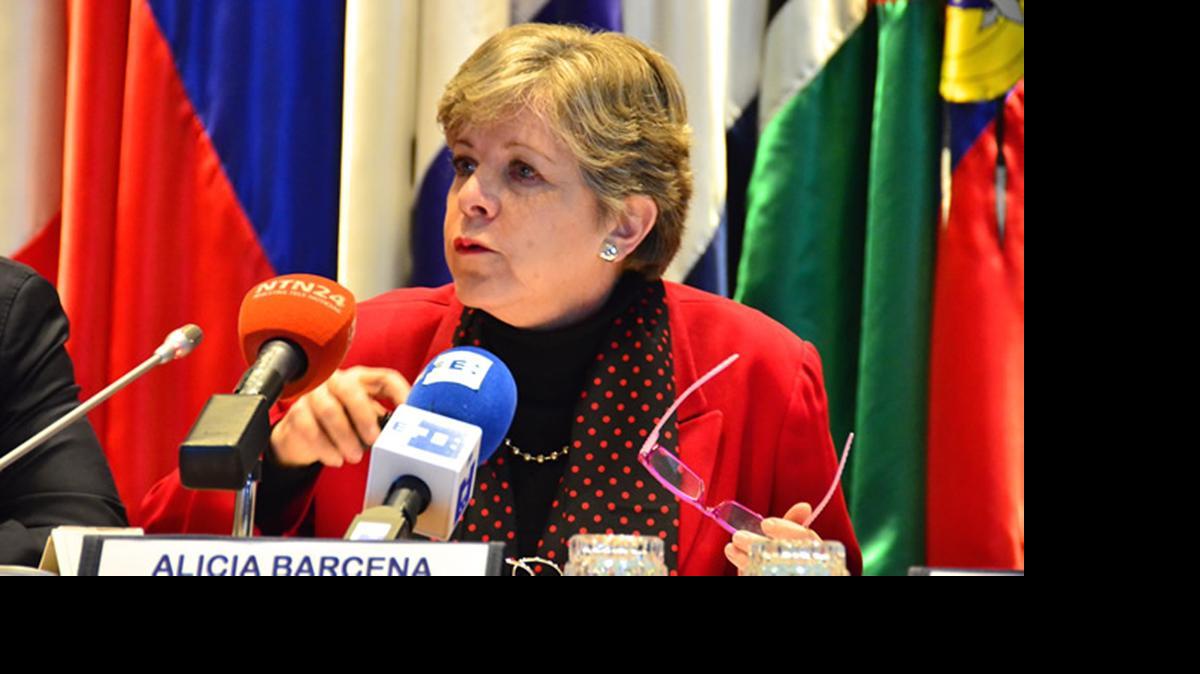 
La secretaria ejecutiva de la Cepal, Alicia Bárcena, presentó el miércoles en Santiago un informe con la proyección de crecimiento económico para Latinoamérica y en el caso de Cuba contempla un alza del PIB del 3.0%. 

