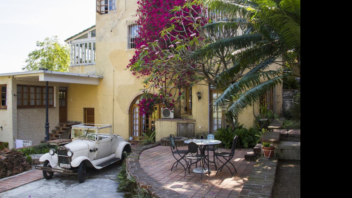 
Las solicitudes para alojamiento en Cuba han subido rápidamente, y el negocio de las casas de alquiler se beneficia.

