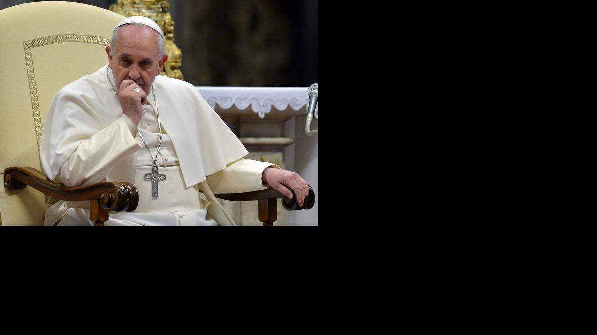 
En un libro que escribió hace 15 años, el papa Francisco denunció el embargo de Estados Unidos y el aislamiento económico de Cuba como factores que empobrecieron a la isla. 
