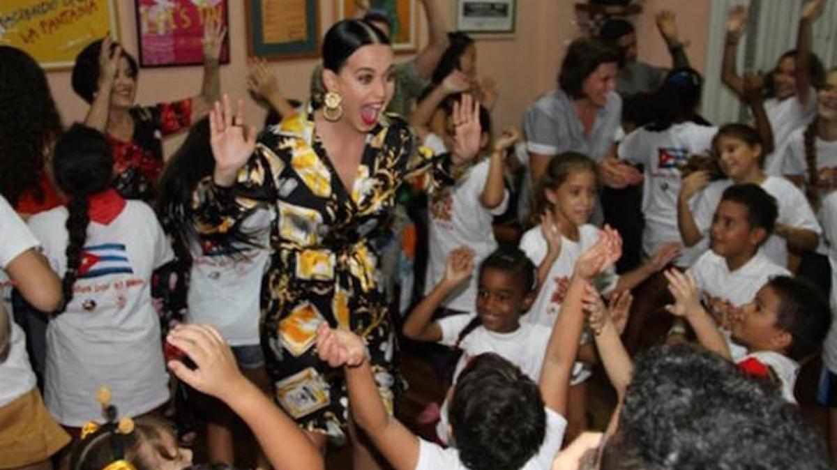 
La famosa cantante y compositora estadounidense Katy Perry compartió en La Habana con los más pequeños.
