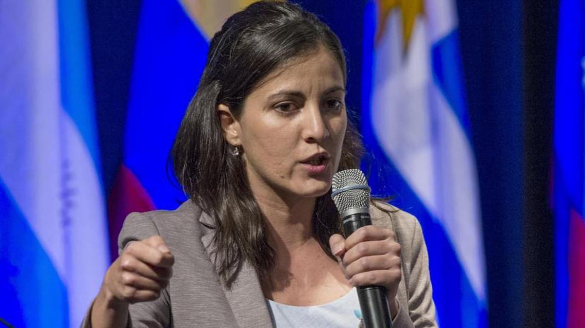 La presidenta de la Red Latinoamericana de Jóvenes por la Democracia, Rosa María Payá, hija del disidente cubano fallecido Oswaldo Payá, habla durante la segunda reunión anual de ex mandatarios iberoamericanos el miércoles 25 de octubre de 2017, en Miami, Florida.