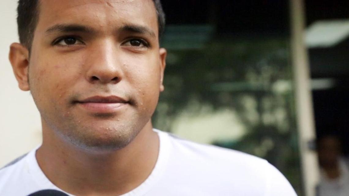 Jordan Joa González es uno de los muchos cubanos recien llegados a los Estados Unidos. Jordan llego a los Cayos recientemente en una balsa.