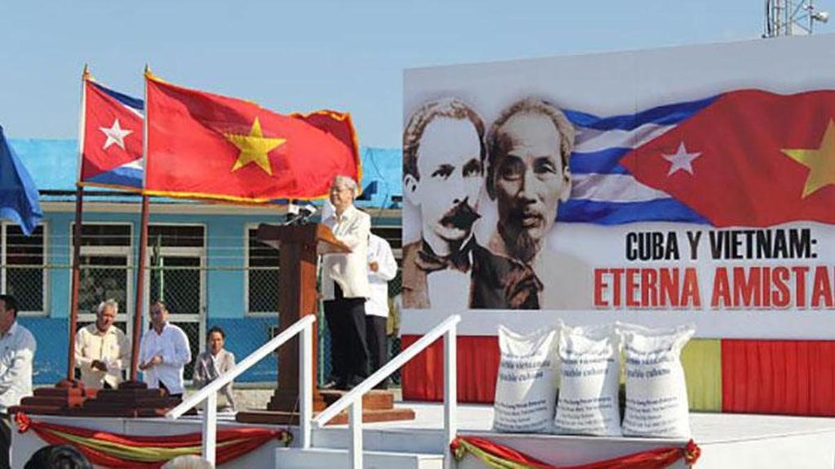 Nguyen Phu Trong, secretario general del Partido Comunista de Vietnam, visita Cuba para fortalecer las relaciones entre los dos países.