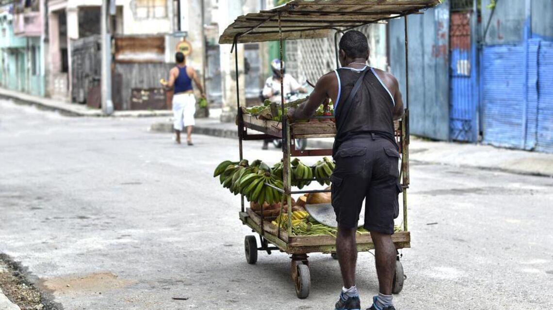 Un joven de 25 años se suicida en Cuba tras ser multado con miles de pesos