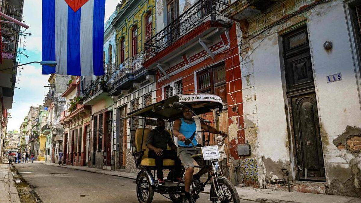 LA CUBA que el escritor Lisandro Pérez dejo atrás ya no existe.(Foto de YAMIL LAGE / AFP)