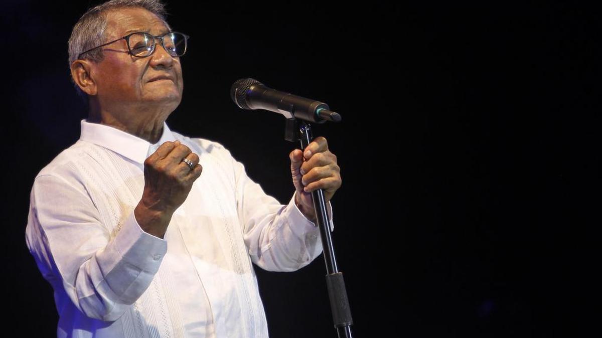 El cantautor mexicano Armando Manzanero en concierto. Foto de archivo.