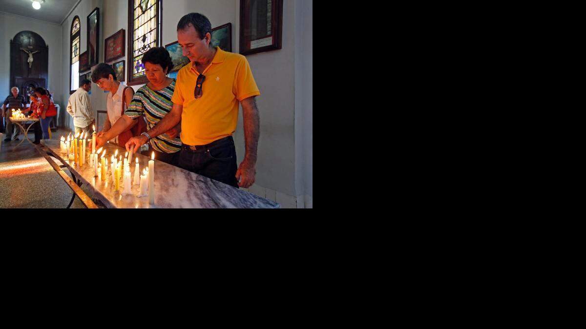 Cientos de personas visitan diariamente la Basílica Santuario Nacional de Nuestra Señora de la Caridad del Cobre, en Cuba, para rendirle tributo a la 'Cachita'.
