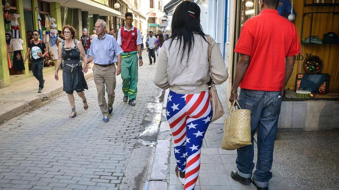 
Nacido en 1979, el Festival contó inicialmente con subvención estatal, con la cual se convirtió también en el suceso cultural anual más importante de Cuba.
