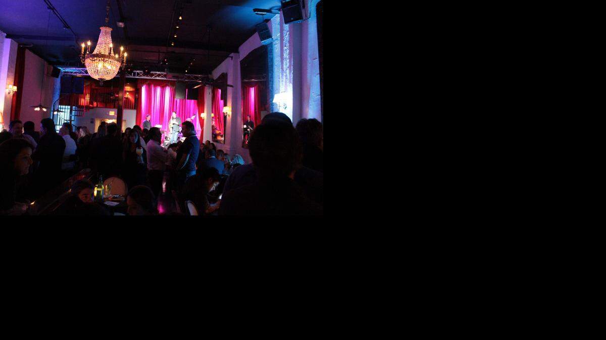 
Descarga de jazz durante la inauguración de La Fontana Miami, el pasado 21 de noviembre.
