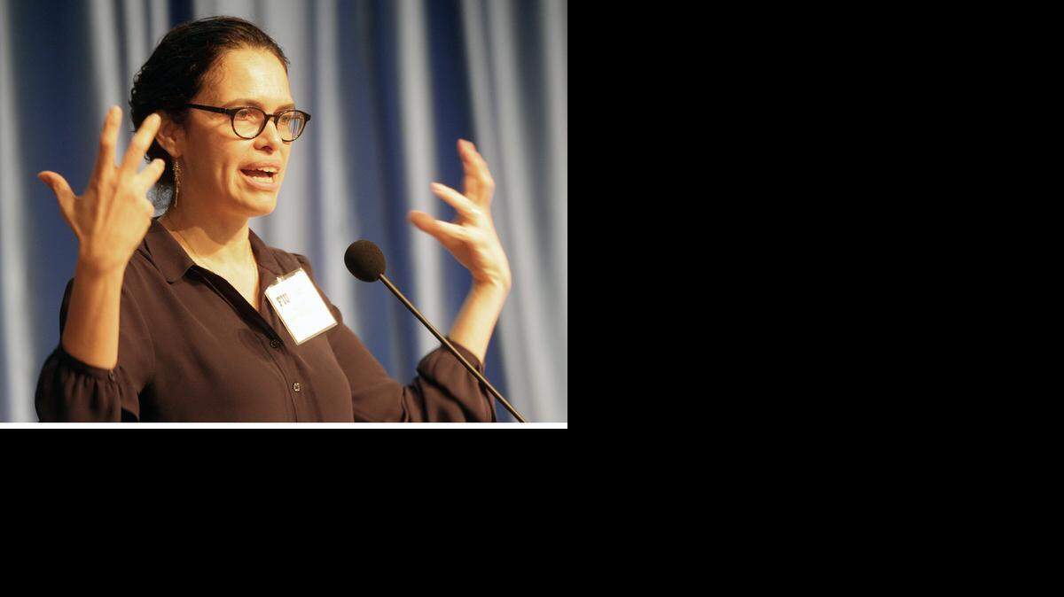 
Ada Ferrer, de la Universidad de Nueva York participa en la conferencia el jueves en FIU.
