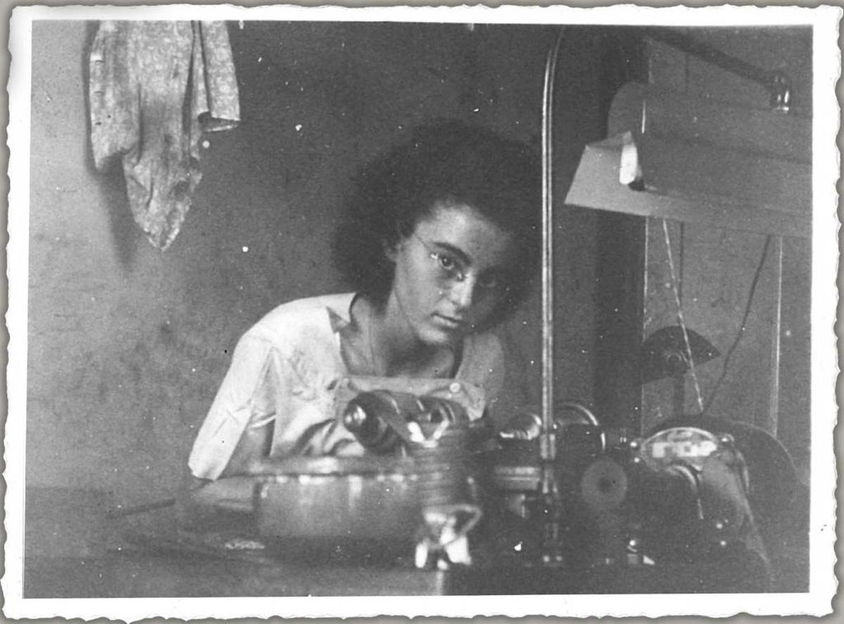 Marion Finkels Kreith tenía 14 años cuando su familia huyó de la Europa ocupada por los nazis hacia Cuba. En la isla trabajó en la industria de diamantes impulsada por los refugiados judíos. Ella es la inspiración principal para el documental ‘Cuba’s Forgotten Jewels, a Haven in Havana’.