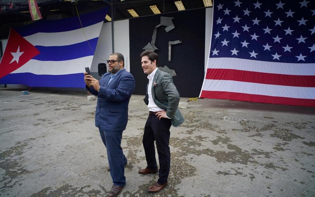 Brett Perlmutter (derecha), el ejecutivo de Google al frente de las negociaciones con Cuba, viajó en varias oportunidades a La Habana en el 2016 para negociar con el reticente gobierno cubano la aceptación de la claúsula sobre libertad de información, agregó la fuente.