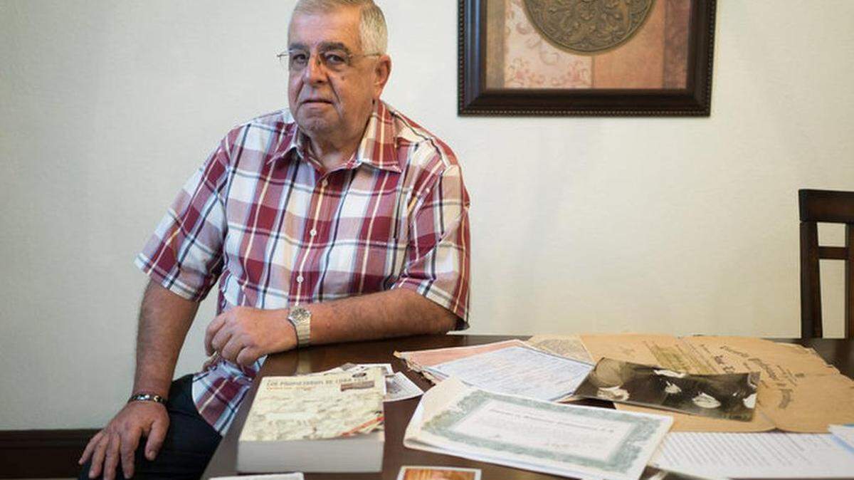 José Ramón López. Angel Valentin paraThe New York Times