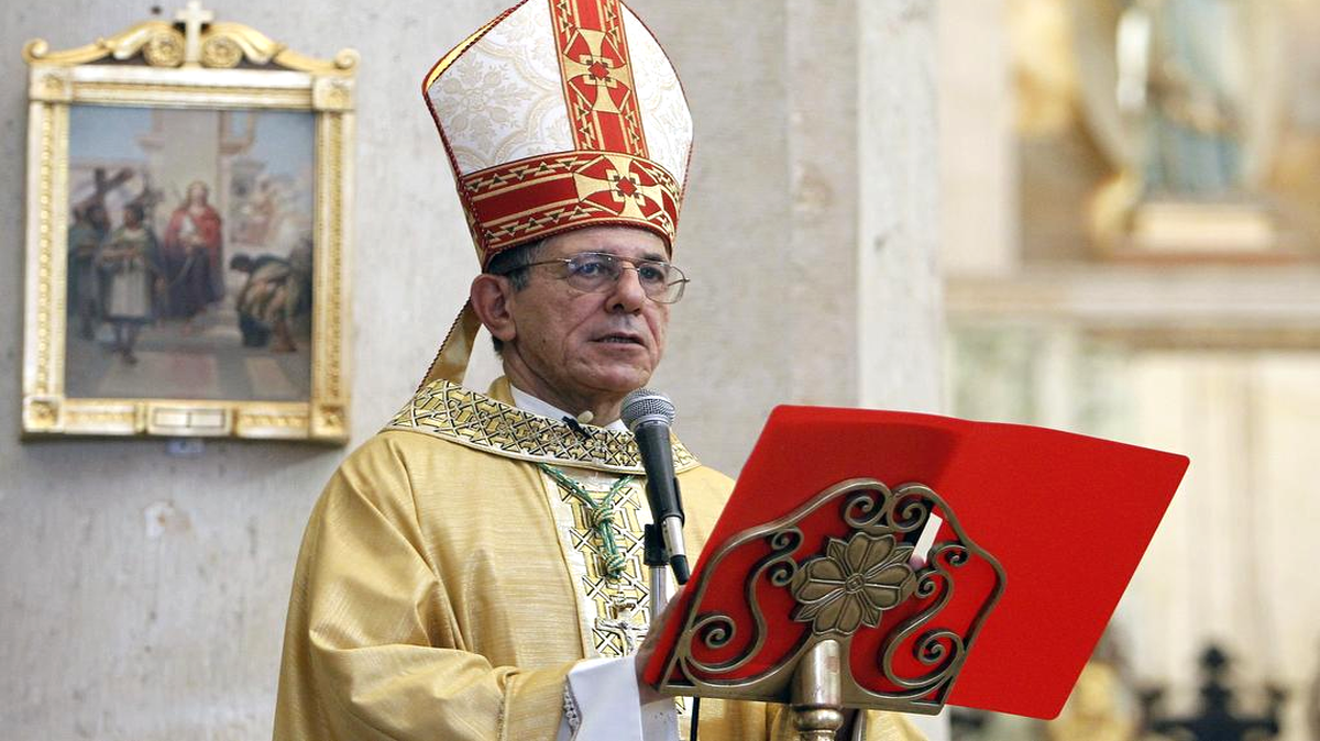 El nuevo arzobispo de La Habana, Juan de la Caridad García Rodríguez, durante su primera misa en la Catedral de La Habana, el 22 de mayo del 2016. 