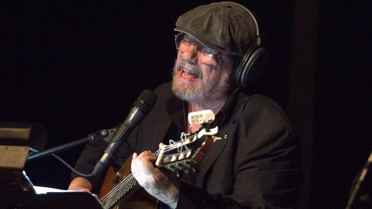 El cantautor cubano Silvio Rodríguez durante la grabación de un DVD “Amoríos” el 21 de diciembre de 2015, en La Habana.