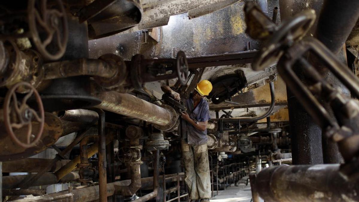 Las roturas constantes en los centrales y su longevidad, junto a otras serias deficiencias en la producción y las cosechas, se unen al descalabro del sector en la isla.