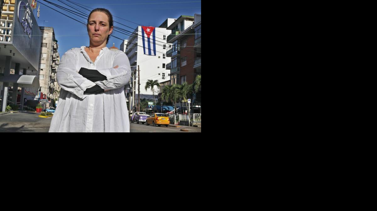 
La artista Tania Bruguera poco después de ser liberada el jueves. Un par de horas más tarde sería vuelta a arrestar en La Habana.
