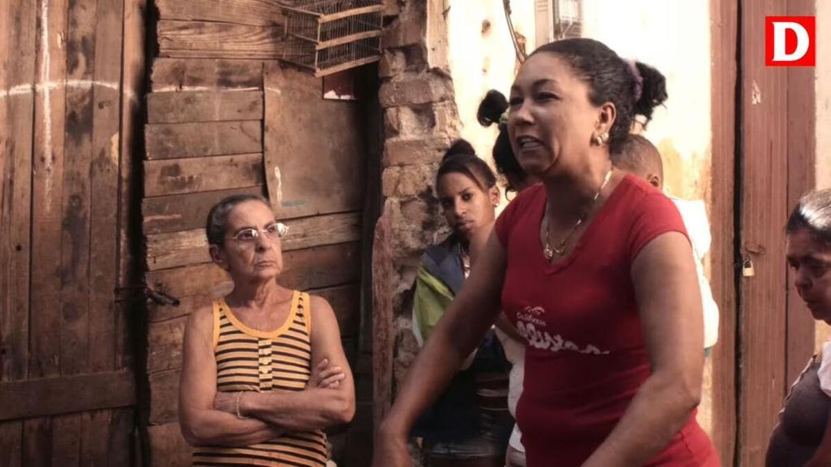 Vecinos de los barracones del Central Amistad, en Güines, Mayabeque.