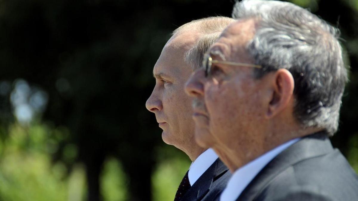 El presidente ruso Vladimir Putin junto al gobernante cubano Raúl Castro durante una visita del mandatario ruso a la isla en julio del 2014.