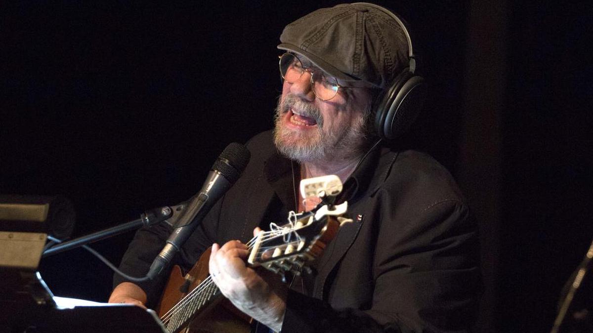 El cantautor cubano Silvio Rodríguez durante la grabación de un DVD “Amoríos” el 21 de diciembre de 2015, en La Habana.