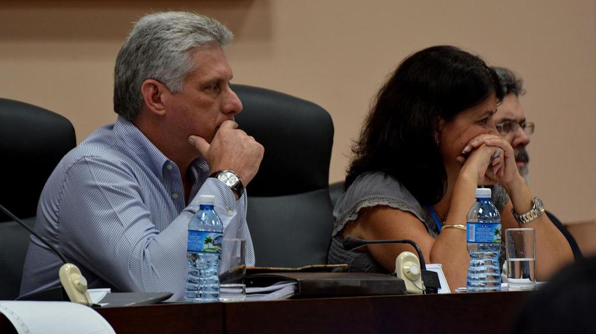 El primer vicepresidente de Cuba, Miguel Díaz-Canel, asiste a una reunión de una comisión de la Asamblea Nacional el lunes en La Habana.