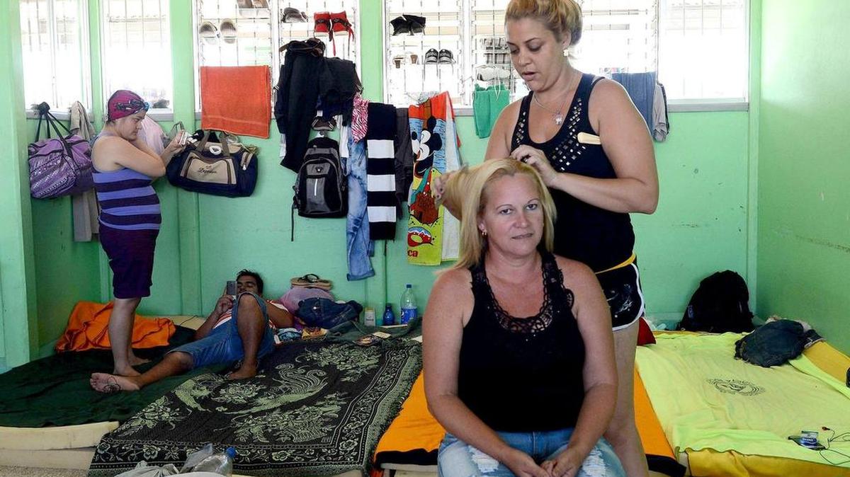 Migrantes cubanos en un refugio en La Cruz, 251 km al noroeste de San José, el 12 de enero de 2016.
