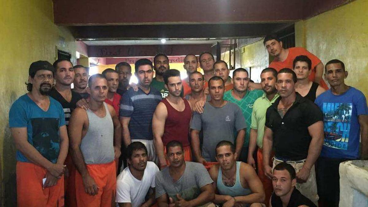 Esta foto sin fecha muestra a una parte del grupo de cubanos que se encuentra en la cárcel de Hattieville, Belice, por haber entrado al país sin permiso.