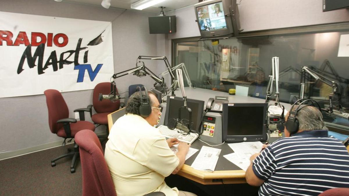 El estudio de Radio Martí en una foto de archivo del 2006.