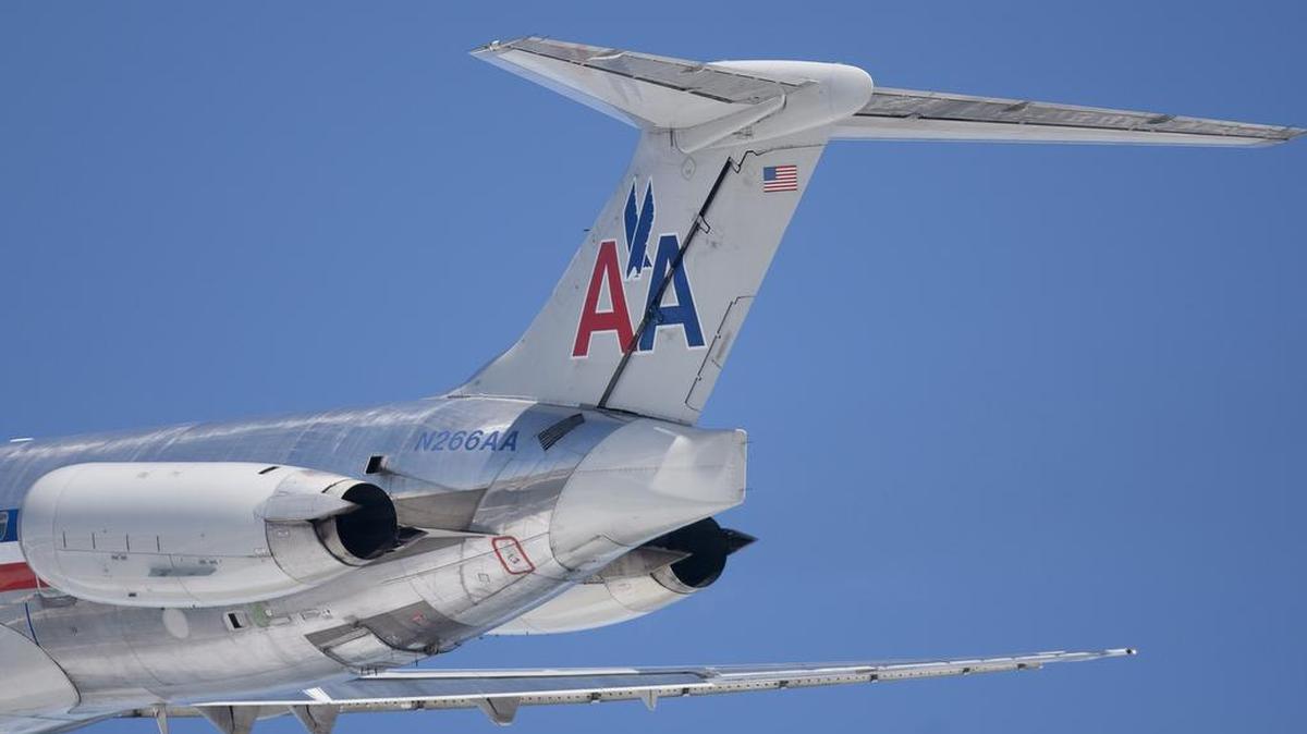 An American Airlines plane