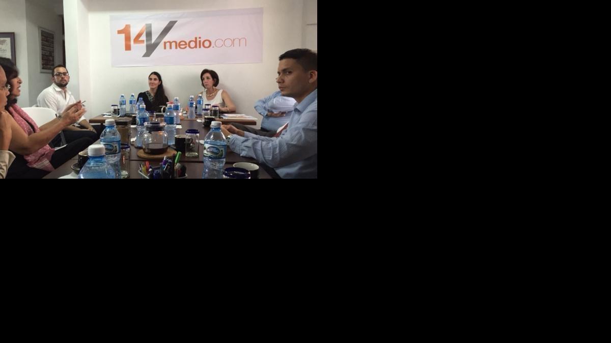 
La subsecretaria de Estado Roberta Jacobson en la redacción de 14ymedio.
