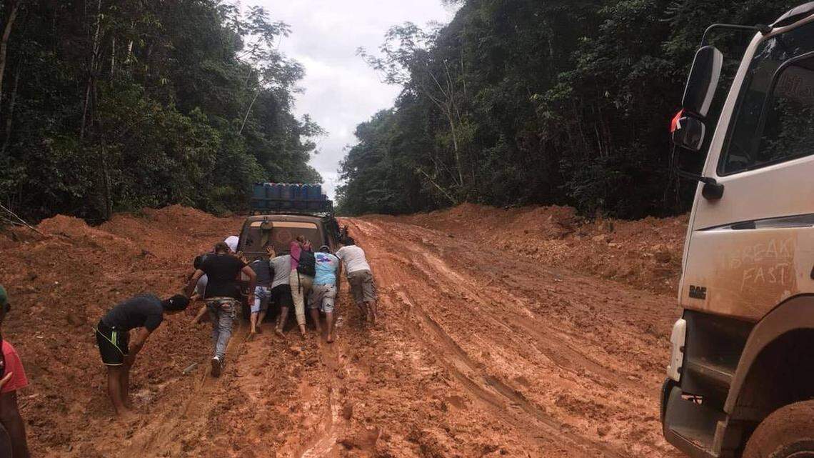 Decenas de cubanos atraviesan cada día las selvas de Guyana para emigrar a otros países de América del Sur.
