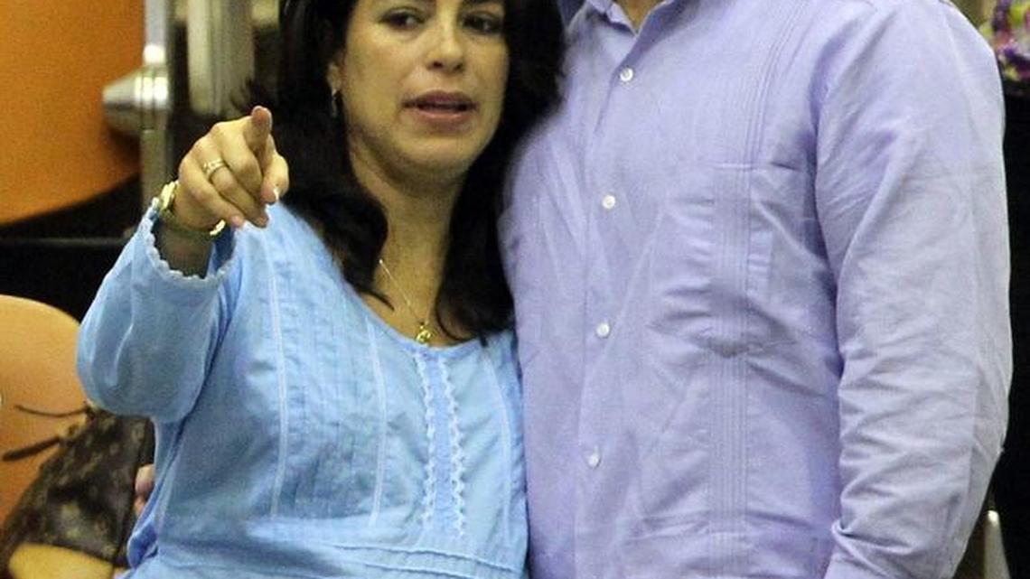 Adriana Pérez y su esposo, el ex espía cubano Gerardo Hernández, recien llegado de EEUU, donde cumplía prisión por cargos de espionaje.