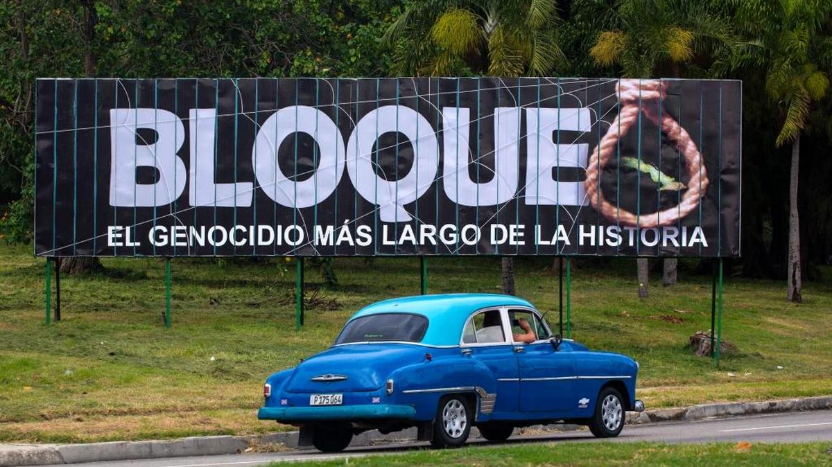 Foto de archivo. Cuba intensifica su campaña contra el embargo de EEUU con actos en barrios, centros de trabajo y publicaciones como el artículo que ocupa este domingo la portada del diario estatal Juventud Rebelde. 