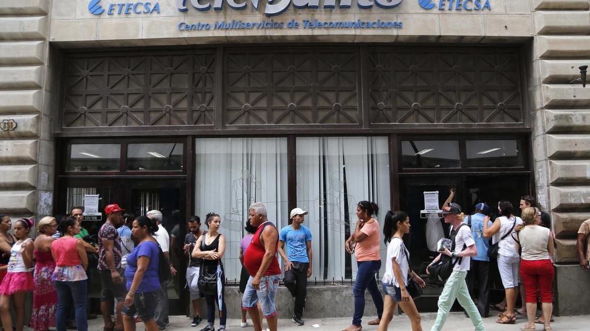 Una de los sedes de la empresa de telecomunicaciones cubana Etecsa en La Habana, en una foto de julio de 2015.