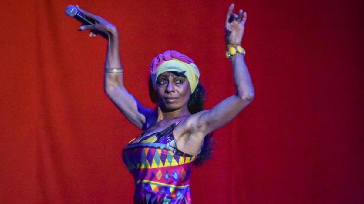A sus 66 años, Leticia Herrera conserva el donaire que le permitió ser vedete del Tropicana por más de dos décadas.