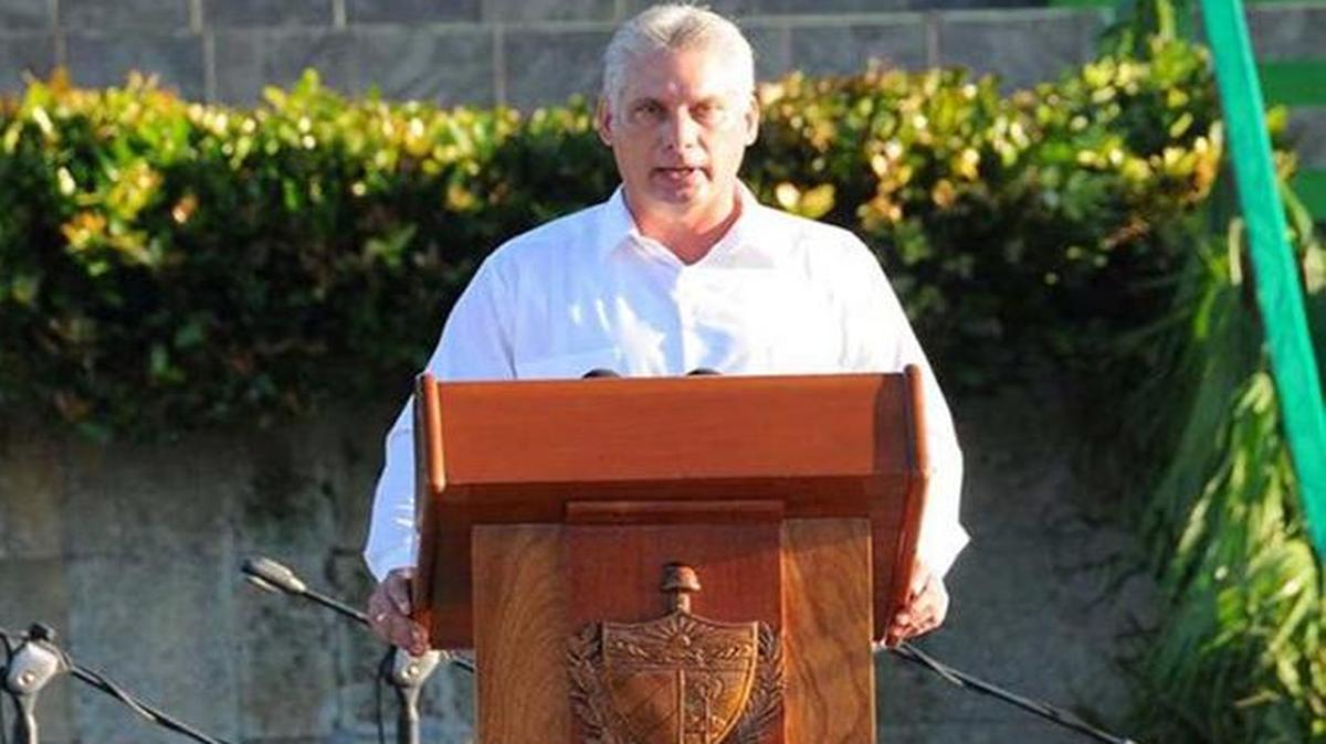 El primer vicepresidente Miguel Díaz Canel, calificó de “patrañas insólitas” a las denuncias realizadas por el gobierno estadounidense sobre “ataques” sufridos por una veintena de sus diplomáticos en Cuba. Díaz-Canel estuvo a cargo de las palabras centrales en el acto celebrado el domingo en Santa Clara por el 50 aniversario de la muerte de Ernesto “Che” Guevara.