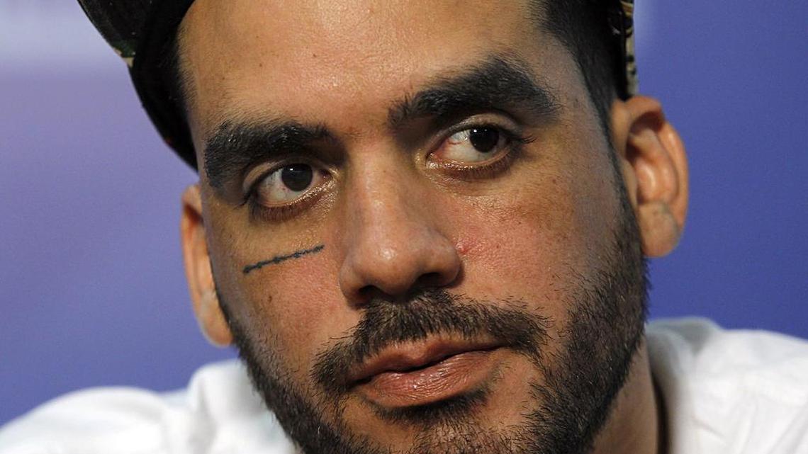 El disidente cubano y artista Danilo Maldonado, El Sexto, conversa con reporteros de El Nuevo Herald en las oficinas de Doral, el miércoles 01 de febrero de 2017.