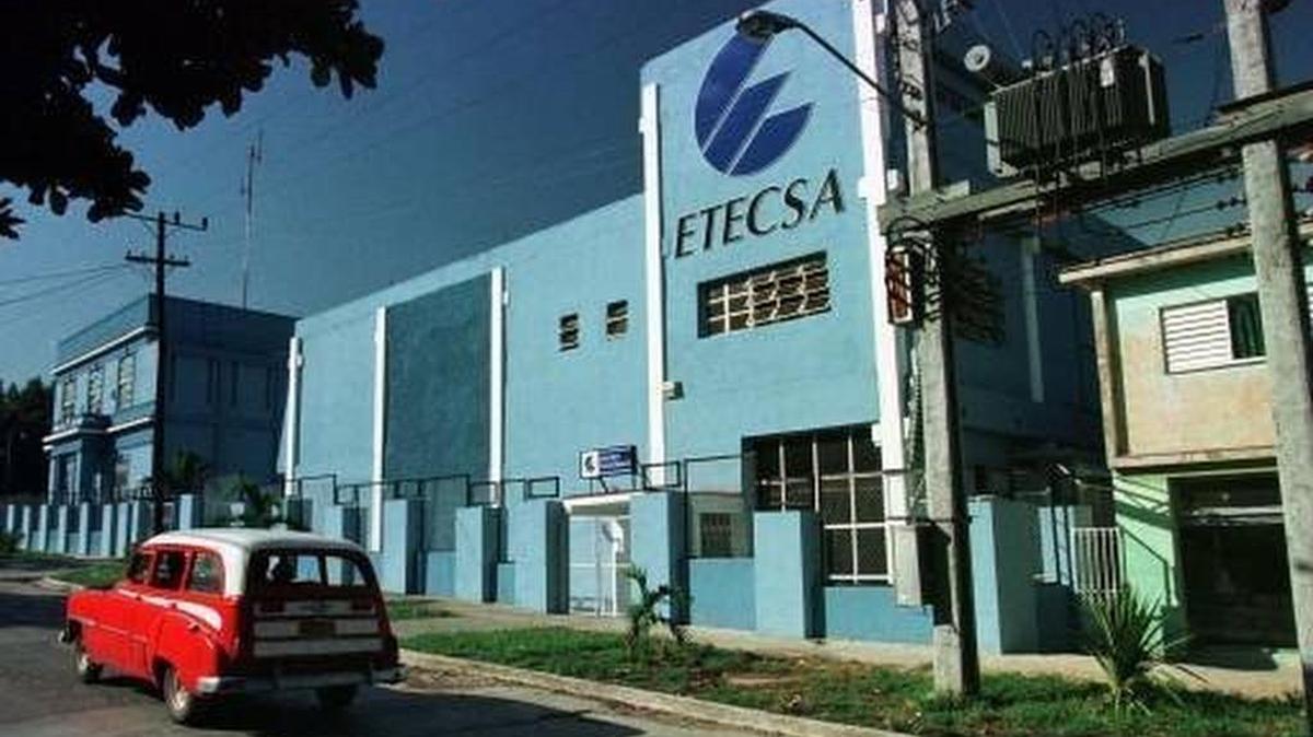 La tarifa de Etecsa para un minuto de conversación telefónica desde Cuba con el extranjero es de alrededor de un dólar