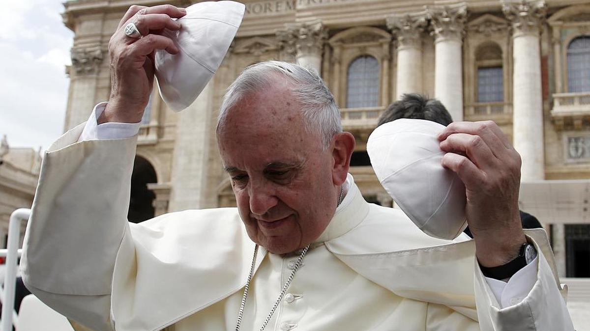 
Cuando el papa Francisco llegue a Cuba el sábado podrá ser testigo de cómo miles de habitantes de la isla obtienen beneficios de proyectos sociales o educativos de la Iglesia Católica
