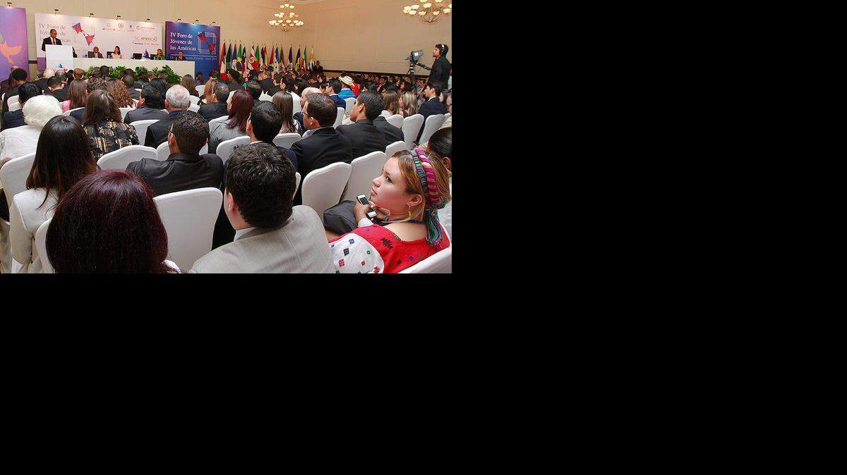 
Un total de 20 jóvenes cubanos participarán durante el miércoles y el jueves en el IV Foro Jóvenes de las Américas, en el marco de la Cumbre en Panamá.
