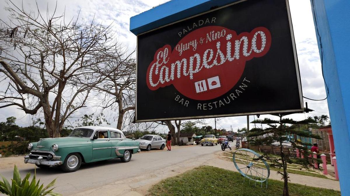 El paladar/restaurante Yury & Nino El Campesino en la ciudad de Viñales, Pinar del Río, al oeste de La Habana. El gobierno cubano ha paralizado la emisión de nuevas licencias para abrir restaurantes privados y alquilar habitaciones a turistas.