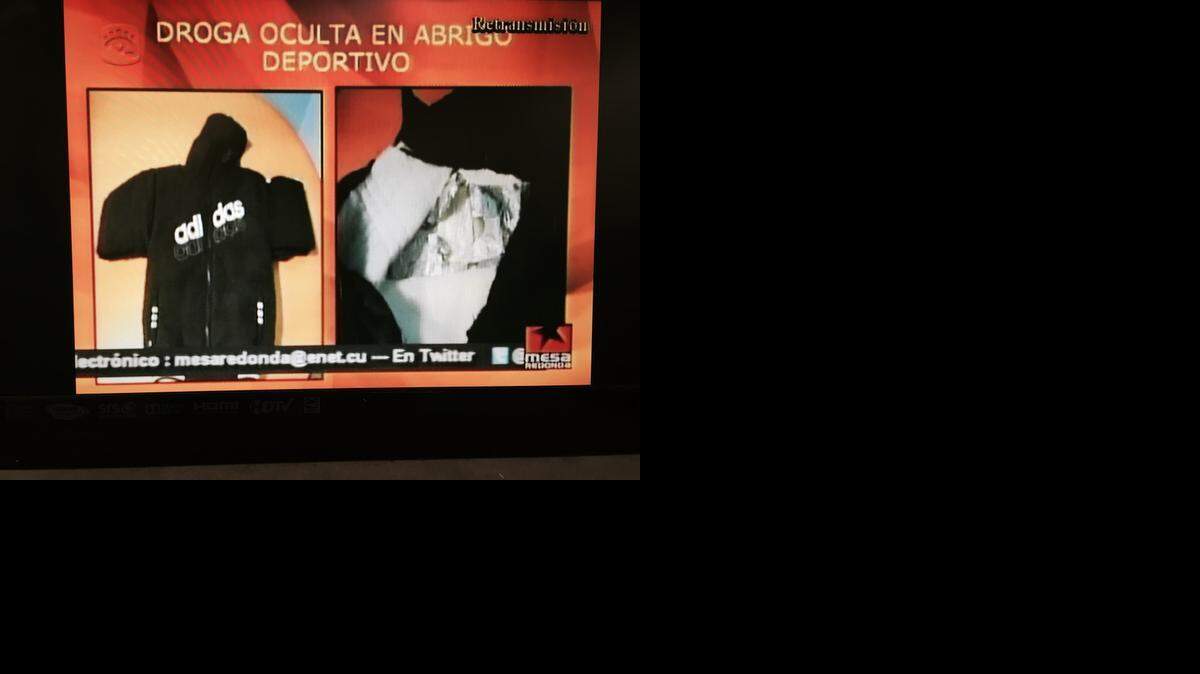 
Imágenes transmitidas por la televisión cubana que muestran la detección de droga oculta en ropa deportiva. 
