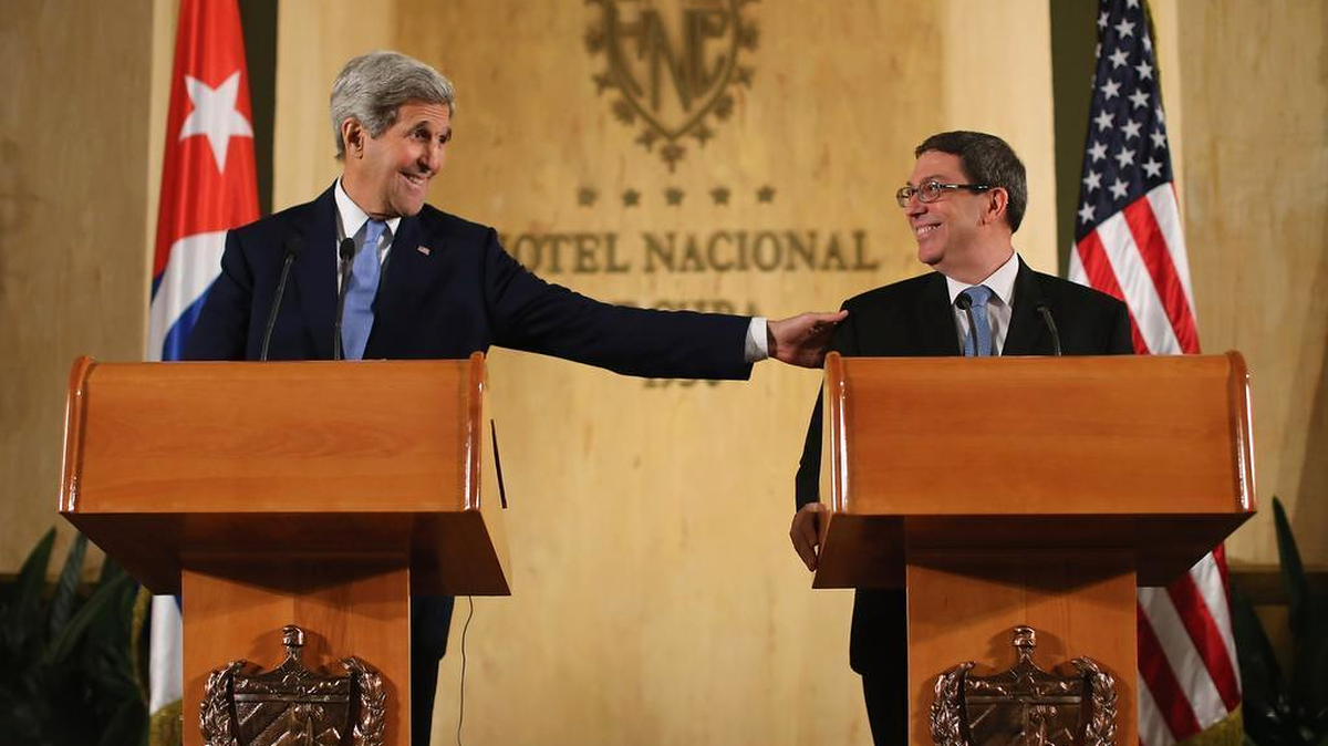 
El secretario de Estado de EEUU, John Kerry, y el canciller cubano Bruno Rodríguez ofrecen una conferencia de prensa el viernes 14 de agosto, desde el Hotel Nacional en La Habana, en el marco de la histórica visita de Kerry a Cuba. 
