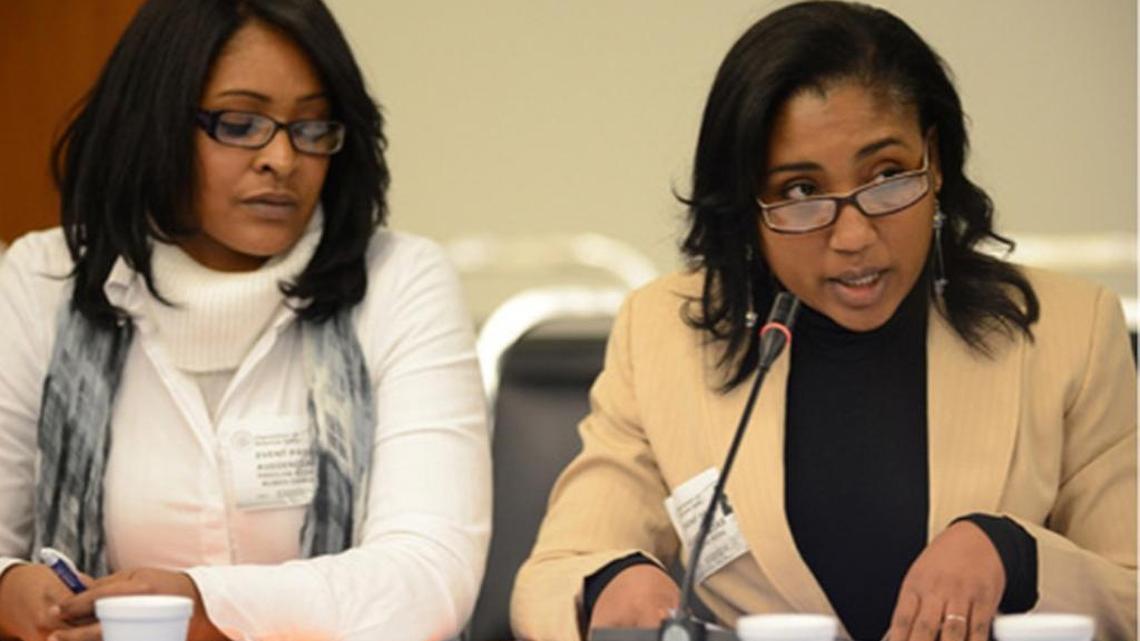 Las abogadas Laritza Diversent (izq.) y Yaremis Flores.