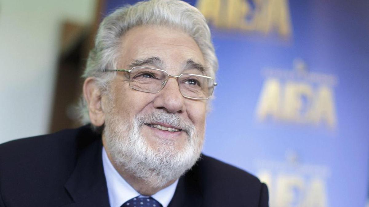 El tenor español Plácido Domingo ofrece una rueda de prensa en el Estadio Allianz en Viena (Austria) el 18 de noviembre de 2016, para presentar ‘Aida’.