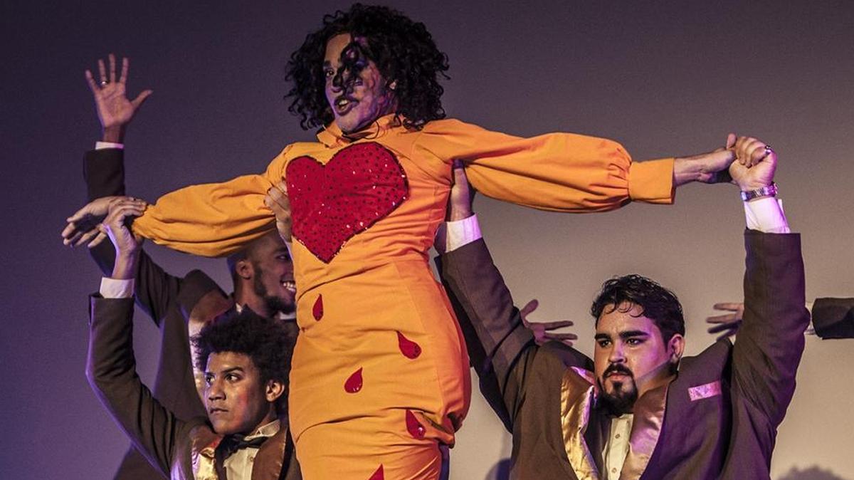 La compañía Ludi Teatro iba a presentar la obra ‘El espejo’ en el primer festival internacional de teatro latino de Chicago, que se celebra del 19 al 22 de octubre.